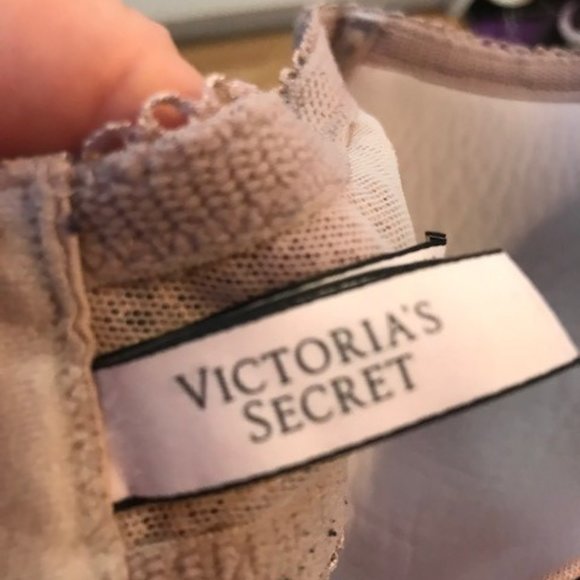 Bras, Victoria secret 34 DDD or 34 F - Picture 3 of 4